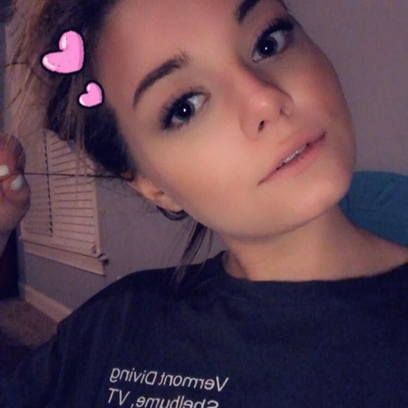 Meet your Posher, Emily - Picture 1 of 1